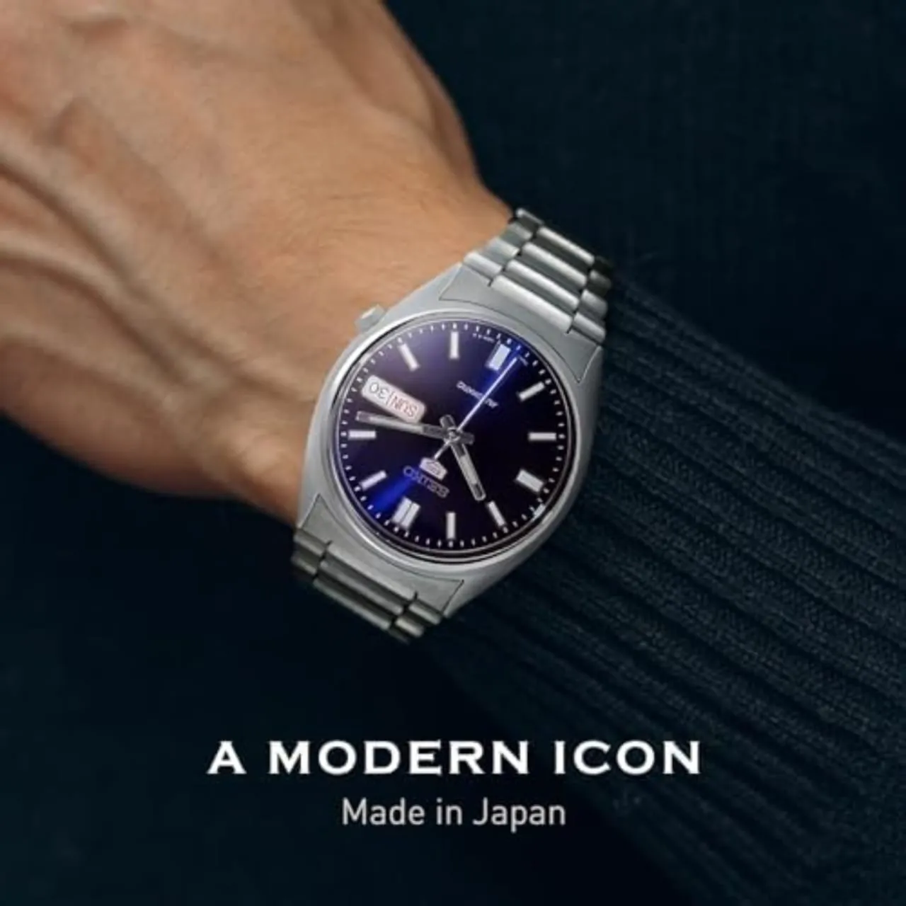 ساعة SEIKO 5 سلس فضي ميناء كحلي